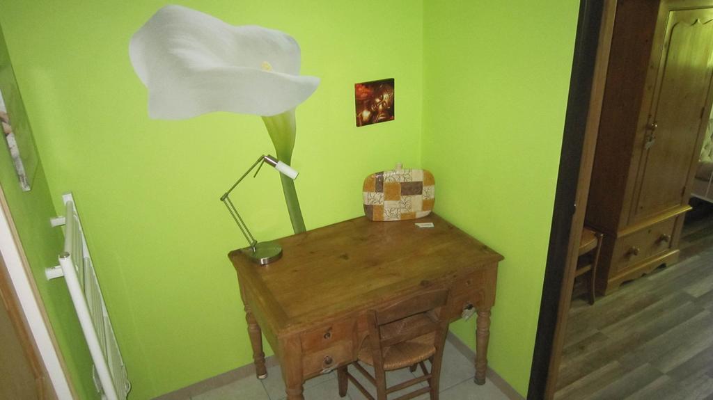 Au Chardon Bleu Bed & Breakfast Nesle Room photo