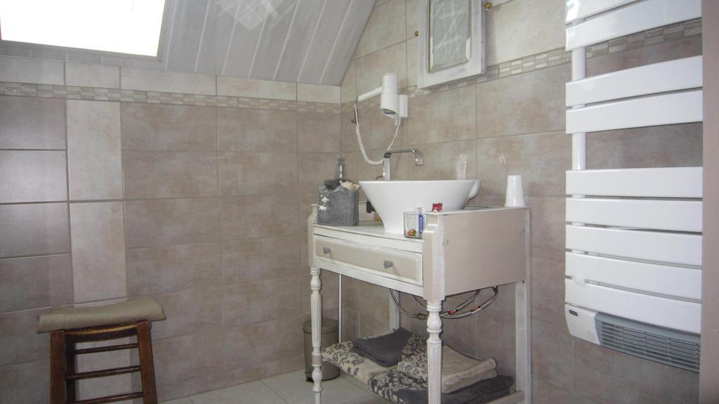 Au Chardon Bleu Bed & Breakfast Nesle Room photo